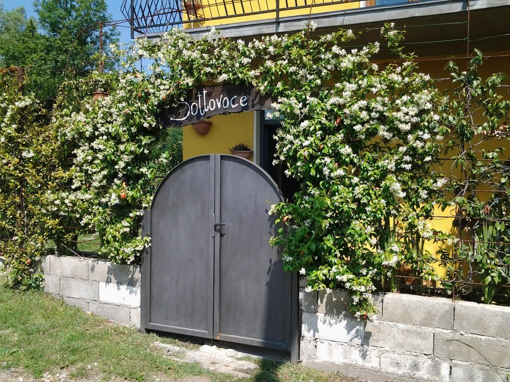 Bed and Breakfast Sottovoce Ronago Exterior foto